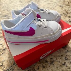 Nike Kids' Sneakers in White and Pink
